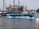 maxresdefault 160x120 - Taxi khổng lồ “bơi” trong nước độc đáo ở Amsterdam