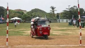 Choi polo bang xe tuk tuk 2 - Chơi Polo bằng xe Tuk Tuk ở Sri Lanka